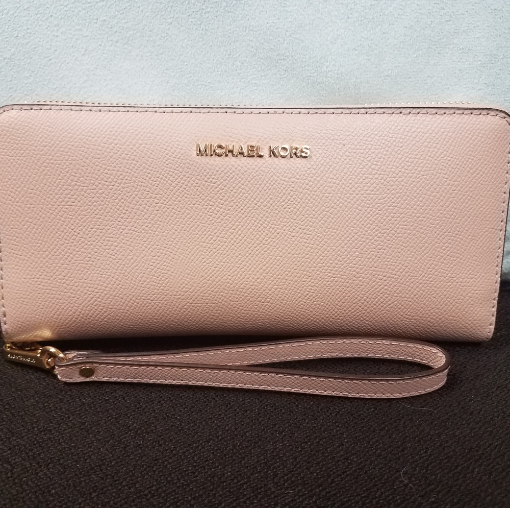 Michael Kors Wristlet Wallet